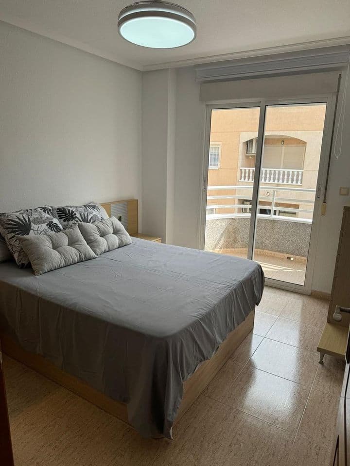 2 bedrooms apartment for rent in Antonio Machado, Spain - Image 7