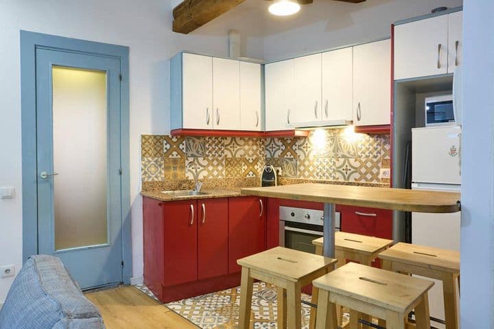 3 bedrooms apartment for rent in Sants-Montjuic, Spain - Image 5