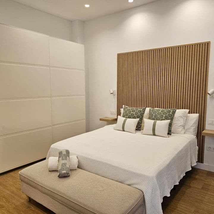 Apartment for rent in Vegueta, Spain - Image 5