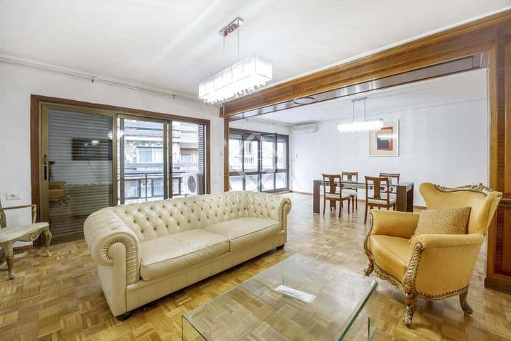 4 bedrooms apartment for rent in Valencia, Spain - Image 2