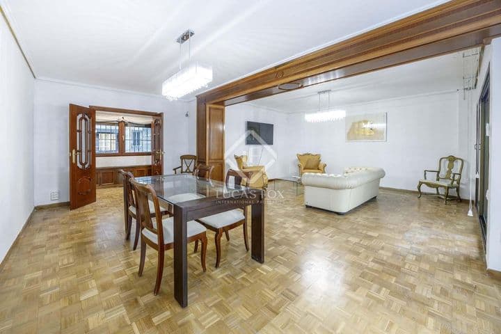 4 bedrooms apartment for rent in Valencia, Spain - Image 5