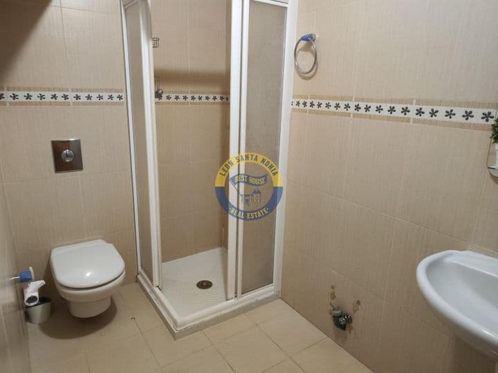 1 bedroom apartment for sale in Leon, Spain - Image 10