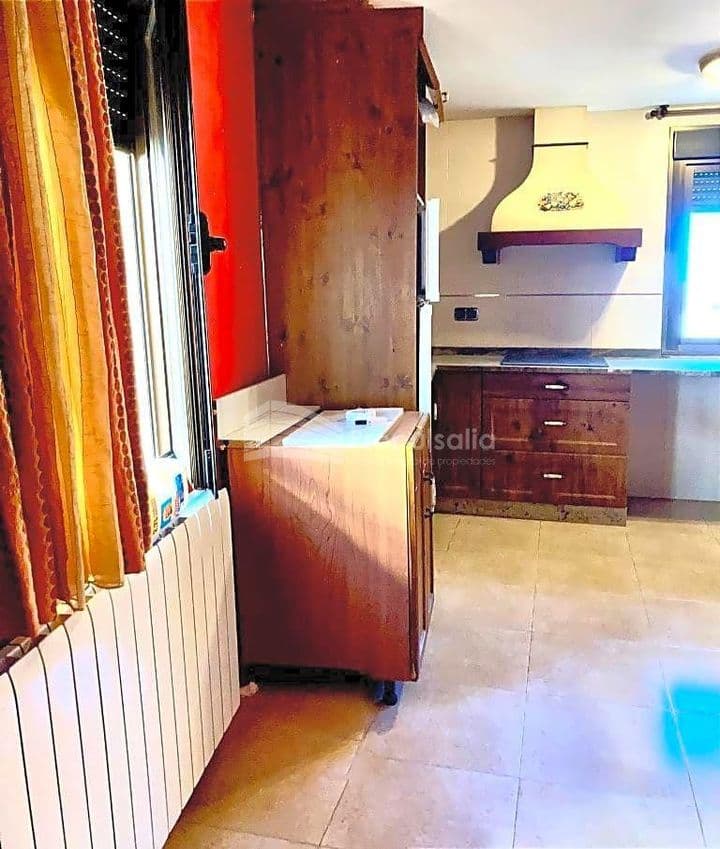 4 bedrooms house for rent in Zaragoza, Spain - Image 4