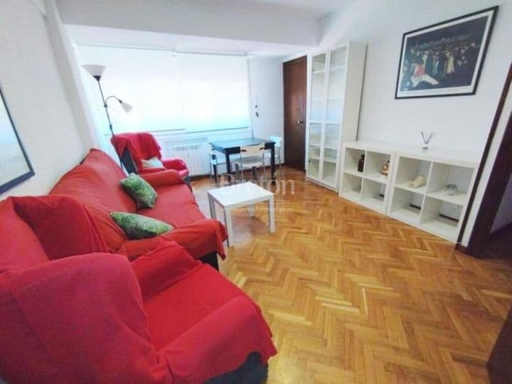 3 bedrooms apartment for rent in Universidad, Spain - Image 3