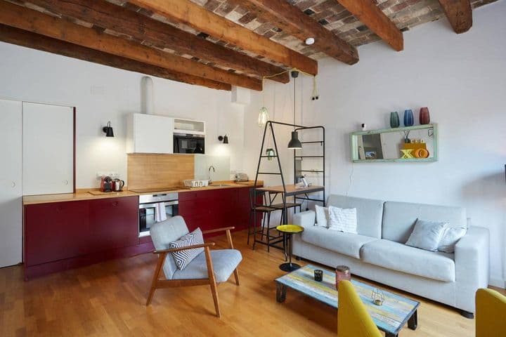 1 bedroom apartment for rent in Ciutat Vella, Spain - Image 8