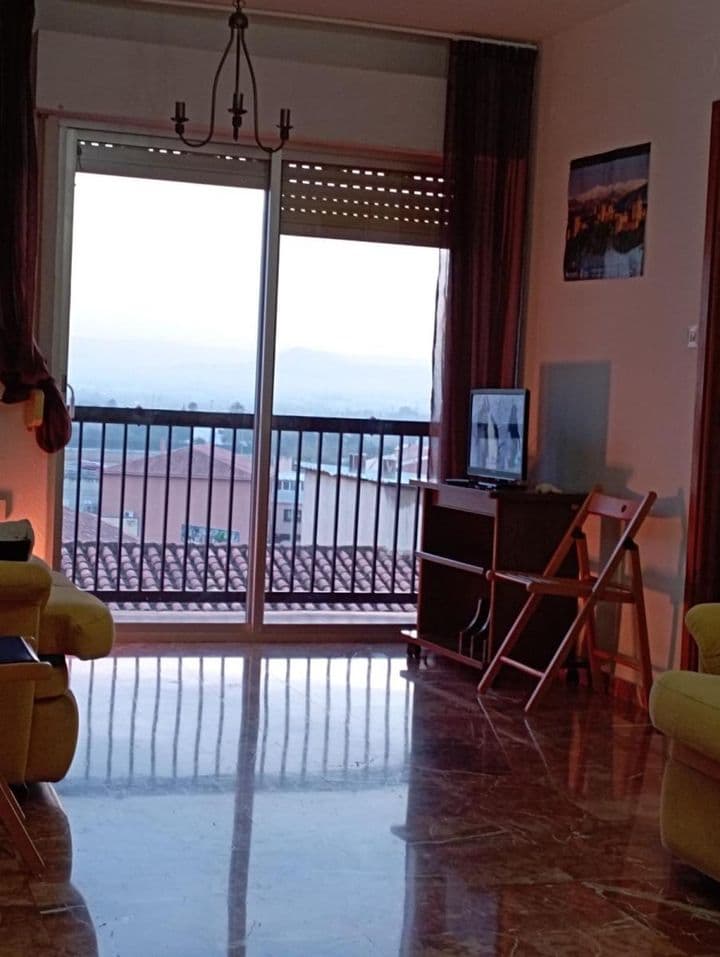 4 bedrooms apartment for rent in Camino de Ronda, Spain - Image 5