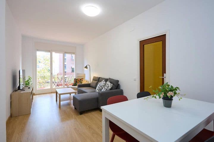 3 bedrooms apartment for rent in Gracia, Spain - Image 2