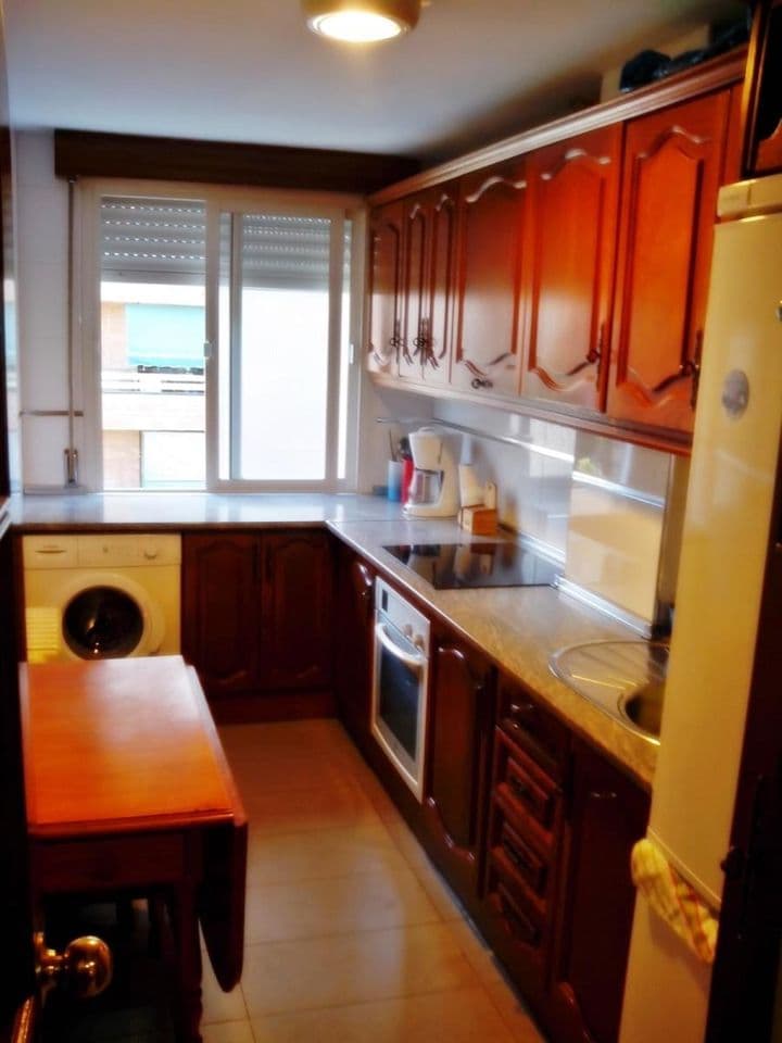 2 bedrooms apartment for rent in Granada, Spain - Image 2