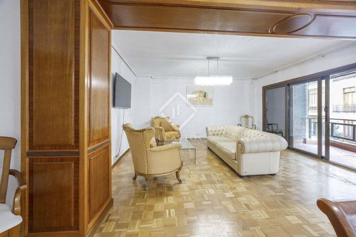 4 bedrooms apartment for rent in Valencia, Spain - Image 3