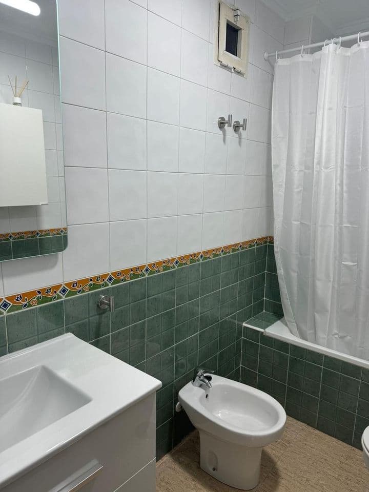 2 bedrooms apartment for rent in Antonio Machado, Spain - Image 10