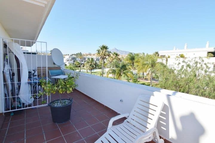 2 bedrooms apartment for rent in Nueva Andalucia, Spain - Image 6