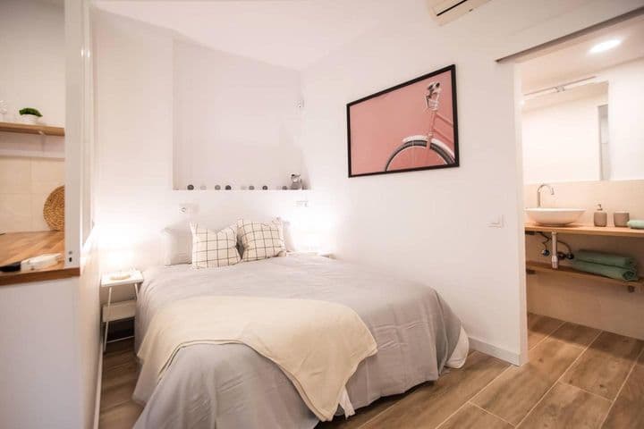 Apartment for rent in Sants-Montjuic, Spain - Image 11