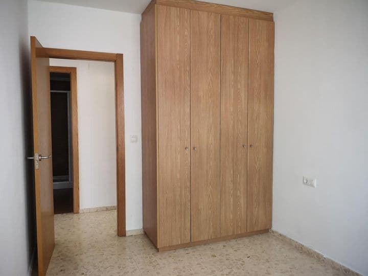 3 bedrooms apartment for rent in Centro Urbano, Spain - Image 10