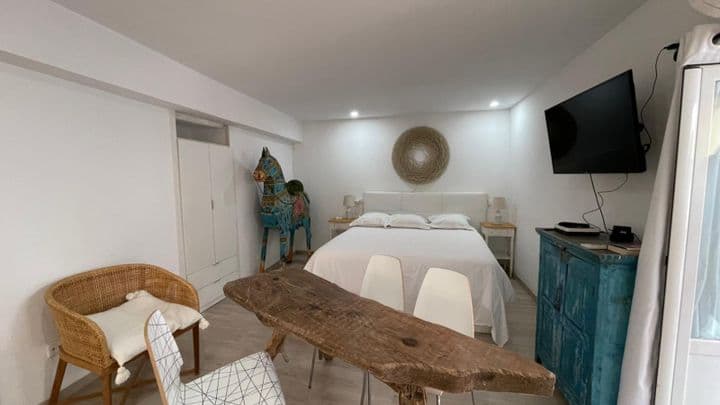 Apartment for sale in Dalt Vila - La Marina, Spain - Image 3