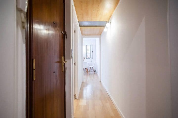 1 bedroom apartment for rent in Ciutat Vella, Spain - Image 6