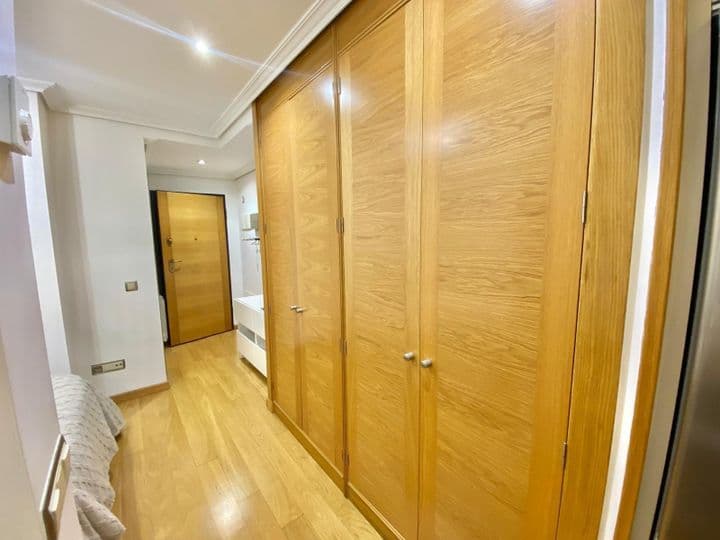 1 bedroom apartment for rent in Vigo, Spain - Image 7