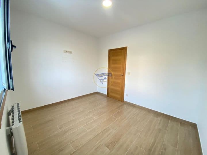 2 bedrooms apartment for rent in Vigo, Spain - Image 4