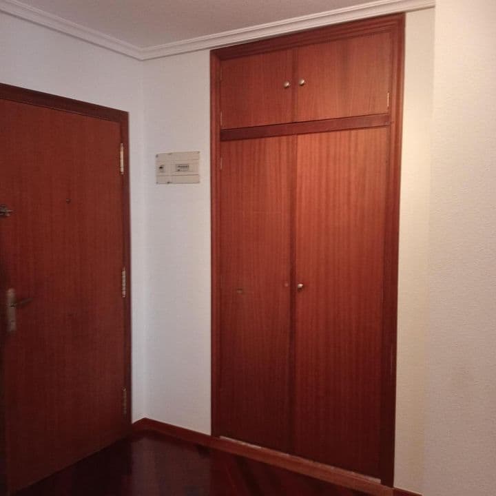 3 bedrooms apartment for rent in Torrelavega, Spain - Image 5