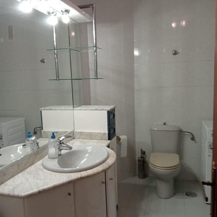 3 bedrooms apartment for rent in Torrelavega, Spain - Image 11