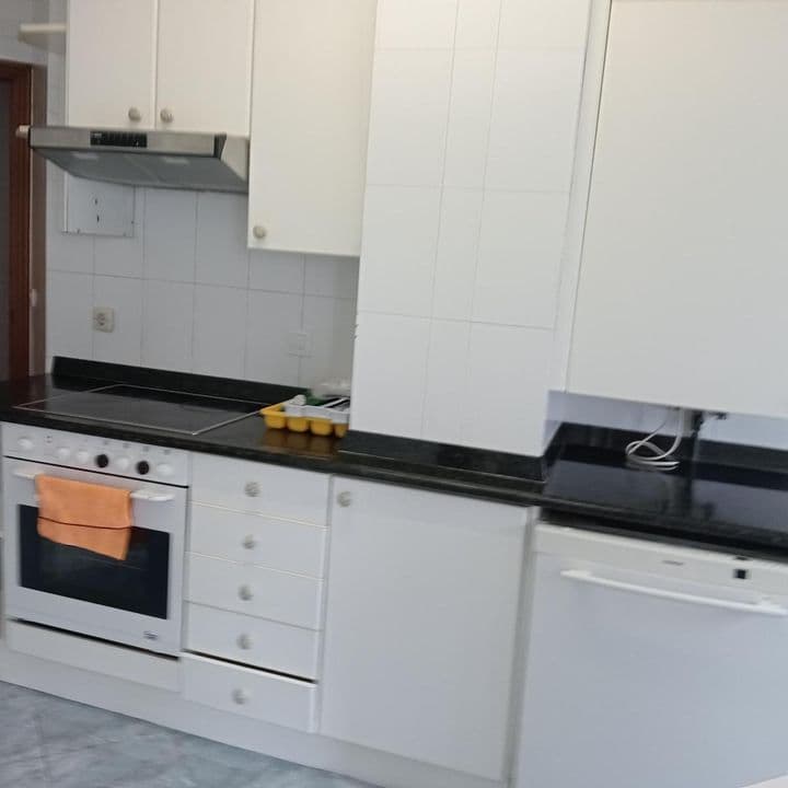 3 bedrooms apartment for rent in Torrelavega, Spain - Image 8