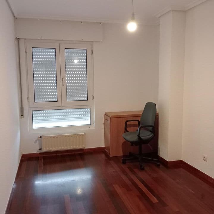 3 bedrooms apartment for rent in Torrelavega, Spain - Image 10