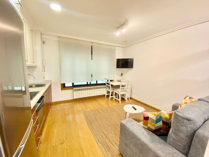 1 bedroom apartment for rent in Vigo, Spain - Image 3