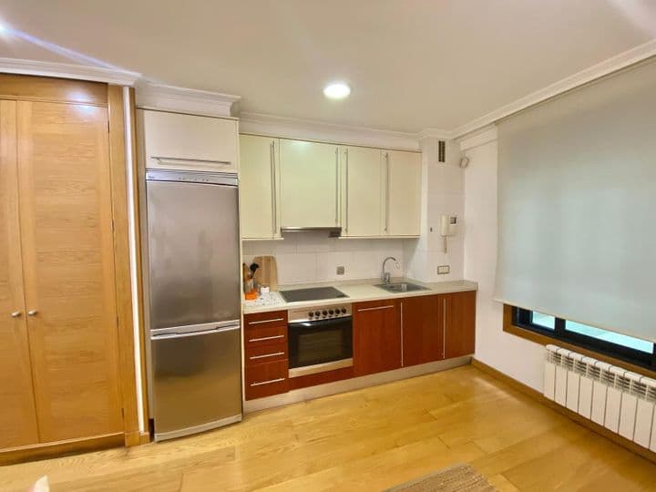 1 bedroom apartment for rent in Vigo, Spain - Image 11