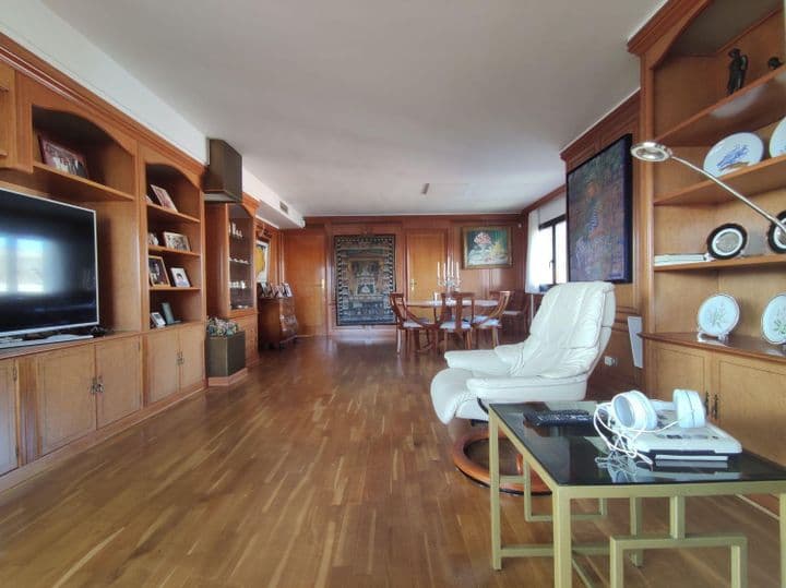 5 bedrooms apartment for rent in Sarria, Spain - Image 7