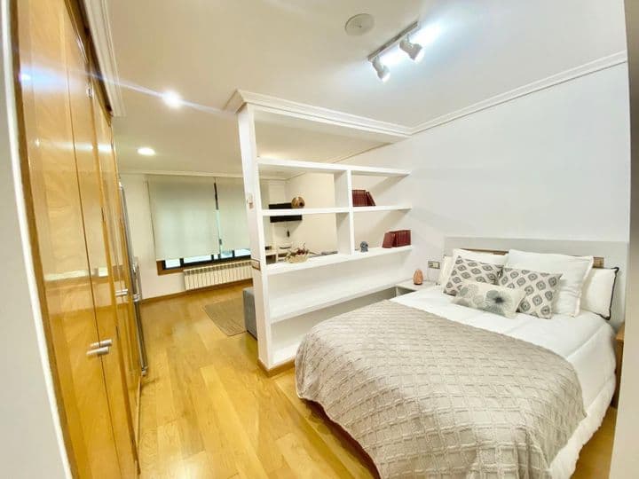 1 bedroom apartment for rent in Vigo, Spain - Image 4