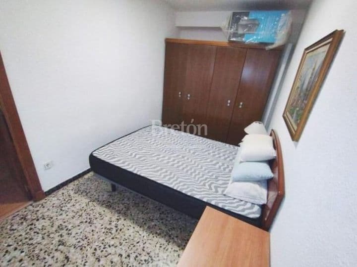 1 bedroom apartment for rent in Zaragoza, Spain - Image 12