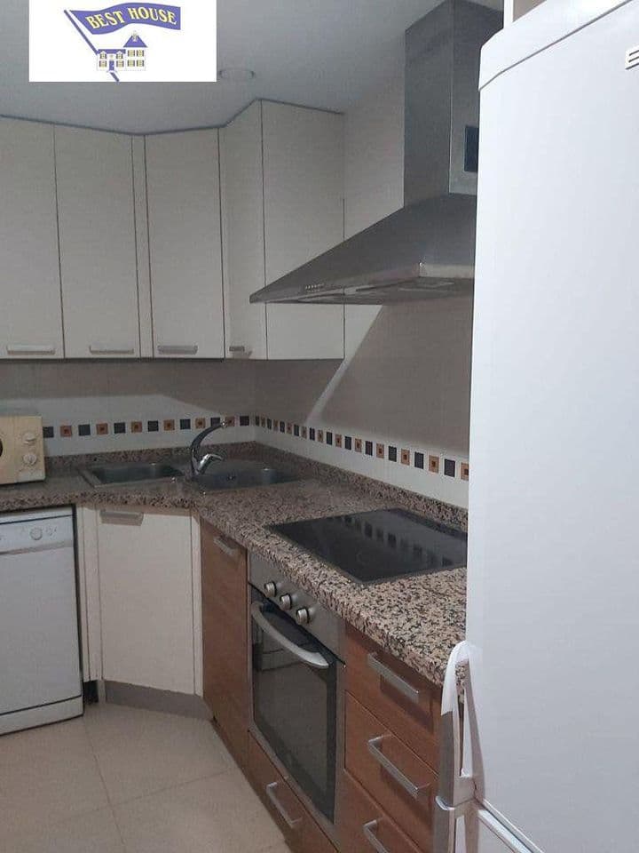 2 bedrooms apartment for rent in Albacete, Spain - Image 3