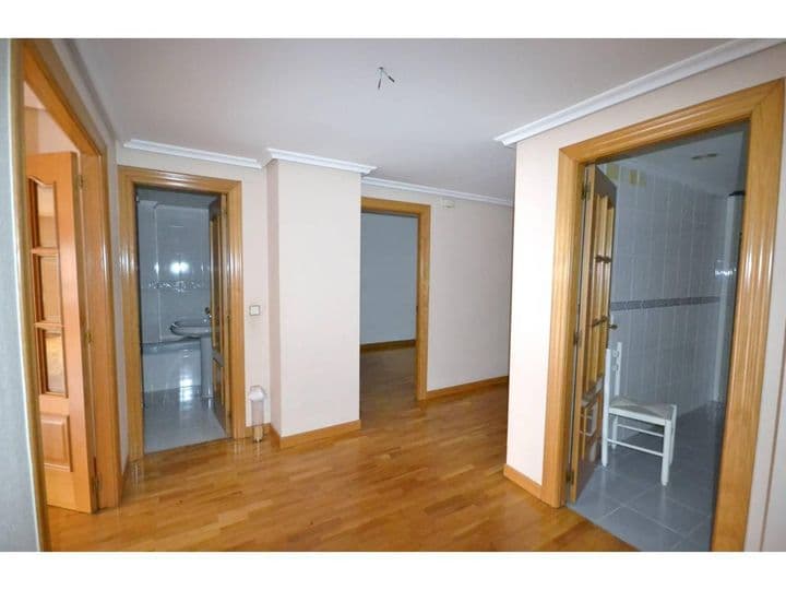 5 bedrooms apartment for rent in Palencia, Spain - Image 9