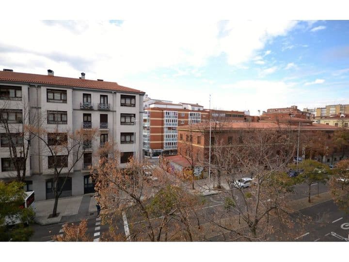 5 bedrooms apartment for rent in Palencia, Spain - Image 3