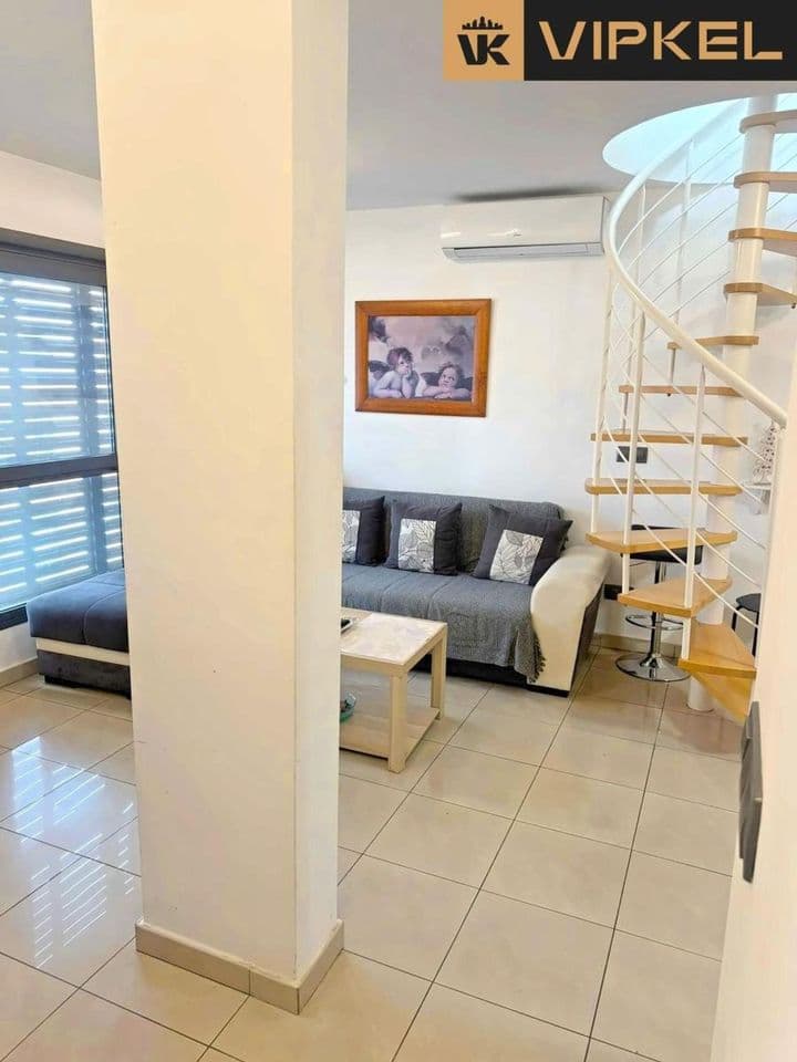 1 bedroom house for rent in Santa Cruz de Tenerife, Spain - Image 4