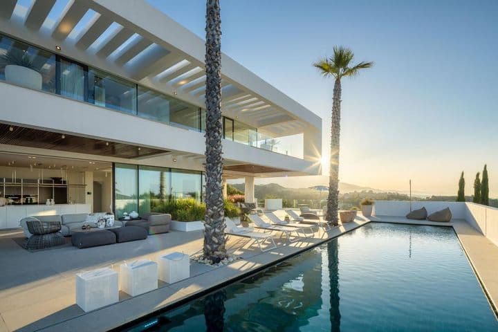 6 bedrooms house for sale in Benahavis, Spain