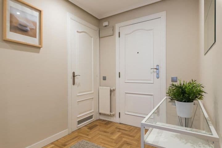 1 bedroom apartment for rent in Gijon, Spain - Image 3