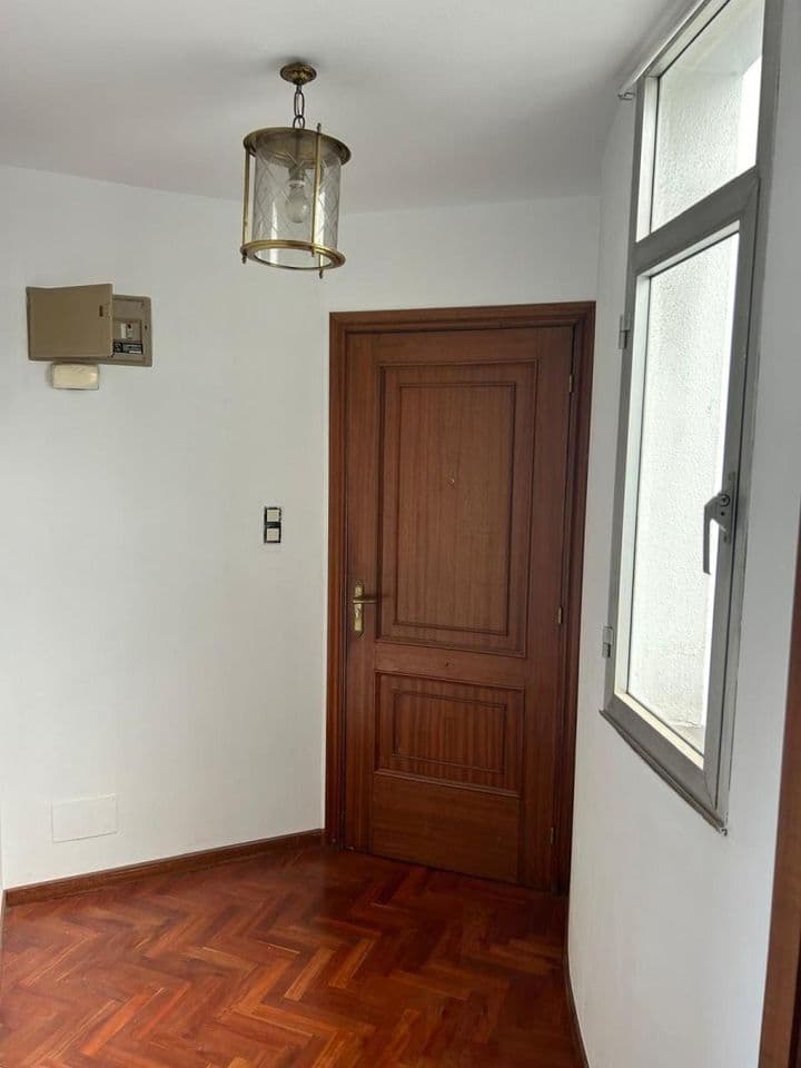 2 bedrooms apartment for rent in Corunna, Spain - Image 5