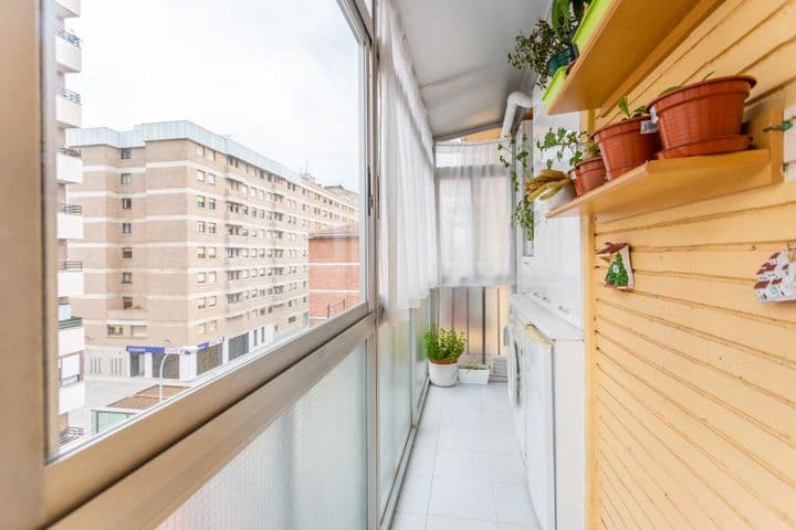 4 bedrooms apartment for rent in Pamplona, Spain - Image 10