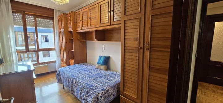 3 bedrooms apartment for rent in Gijon, Spain - Image 8