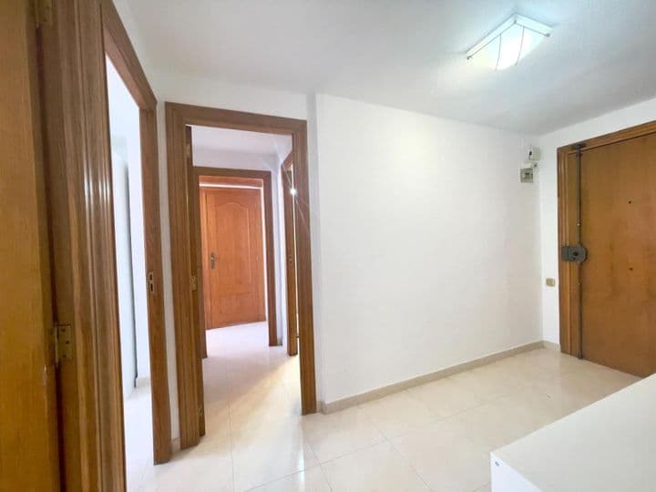 4 bedrooms apartment for rent in Valencia, Spain - Image 8