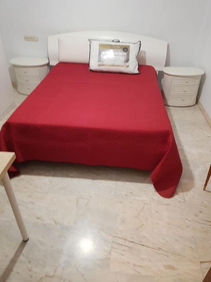 3 bedrooms apartment for rent in Granada, Spain - Image 9