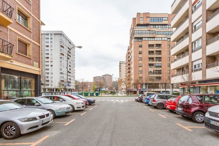 4 bedrooms apartment for rent in Pamplona, Spain - Image 3