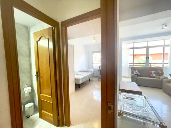 4 bedrooms apartment for rent in Valencia, Spain - Image 10