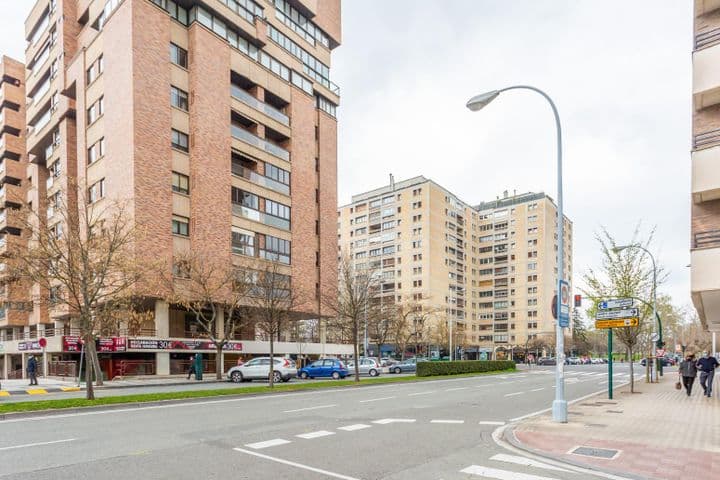 4 bedrooms apartment for rent in Pamplona, Spain - Image 5