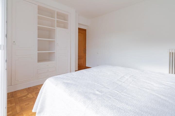 3 bedrooms apartment for rent in Pamplona, Spain - Image 8