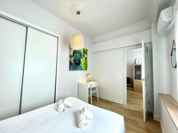 3 bedrooms apartment for rent in Valencia, Spain - Image 12