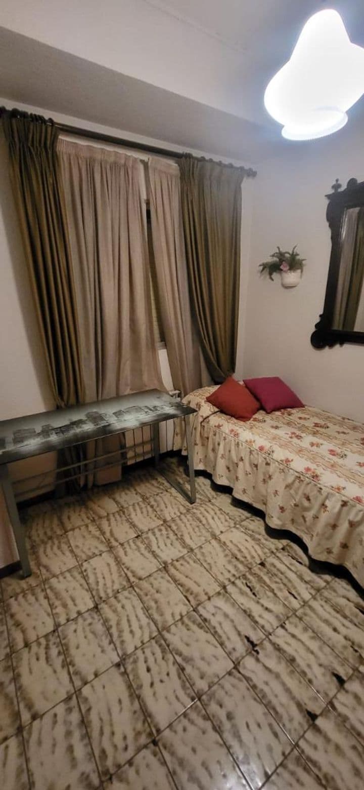 3 bedrooms apartment for rent in Camino de Ronda, Spain - Image 7
