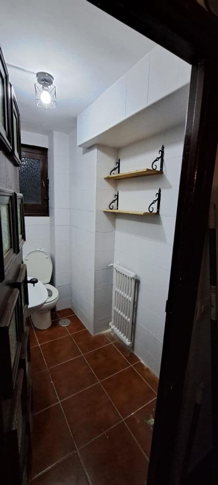 1 bedroom apartment for rent in Albaicin, Spain - Image 12