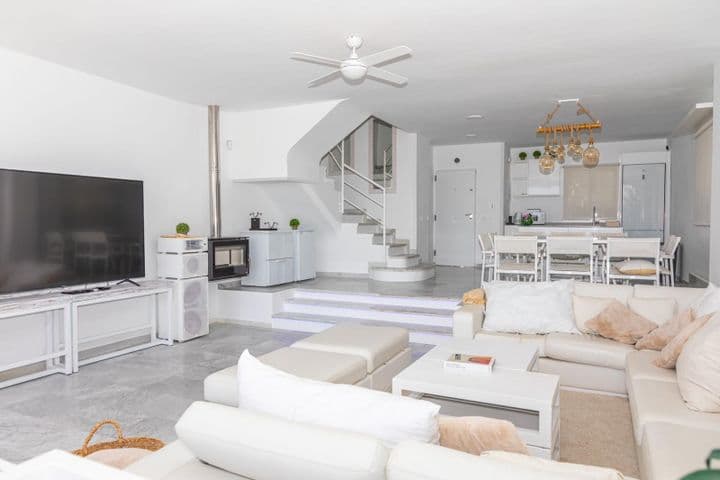 6 bedrooms house for rent in Estepona, Spain - Image 3