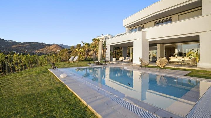 4 bedrooms house for sale in Estepona, Spain - Image 11